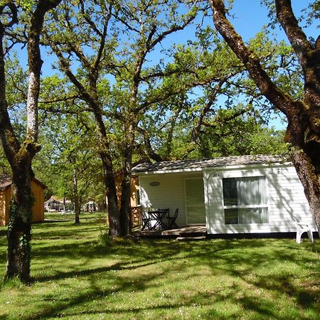 Camping Les Paillotes Payrac Buitenkant foto